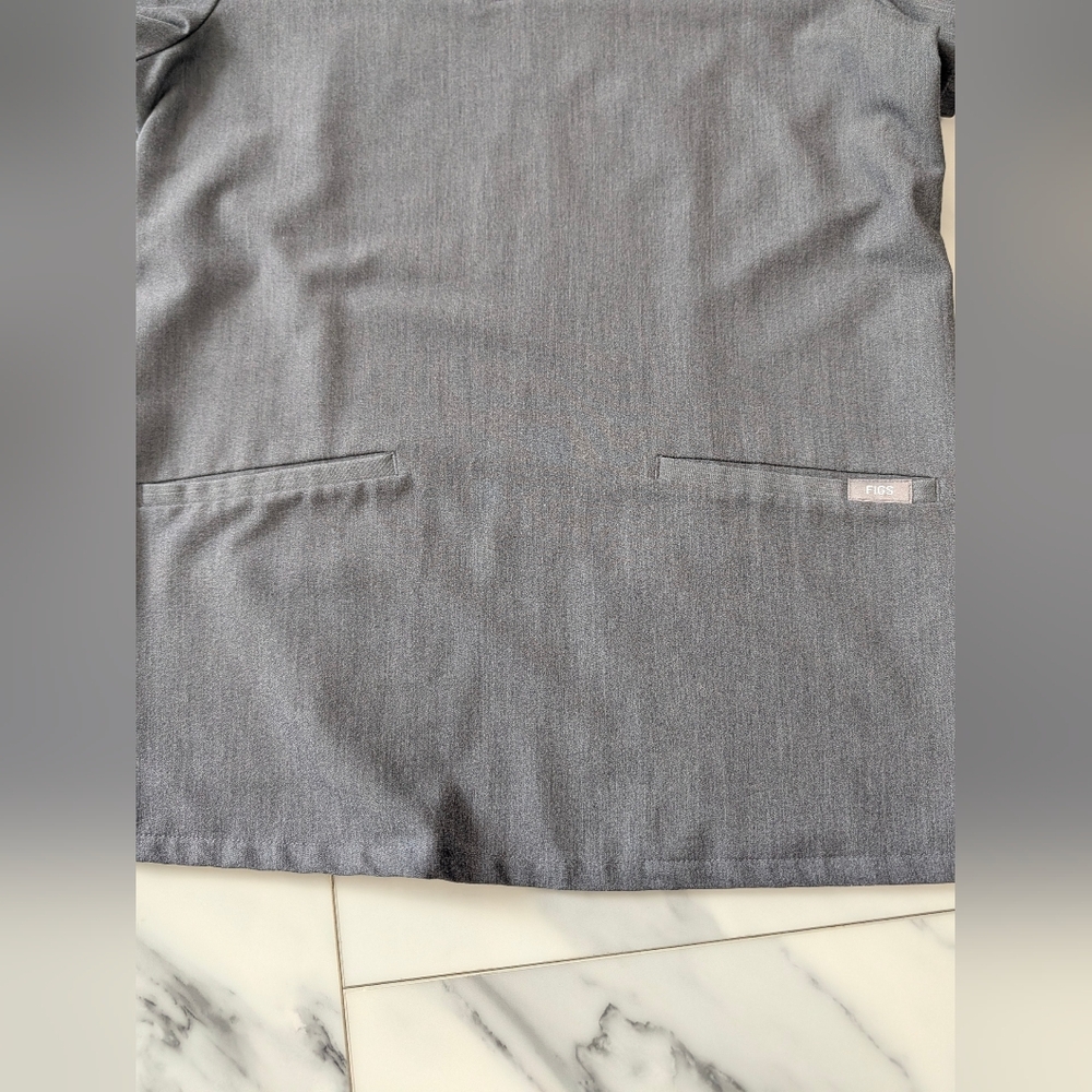 Figs Graphite Scrub Top - Picture 3 of 5